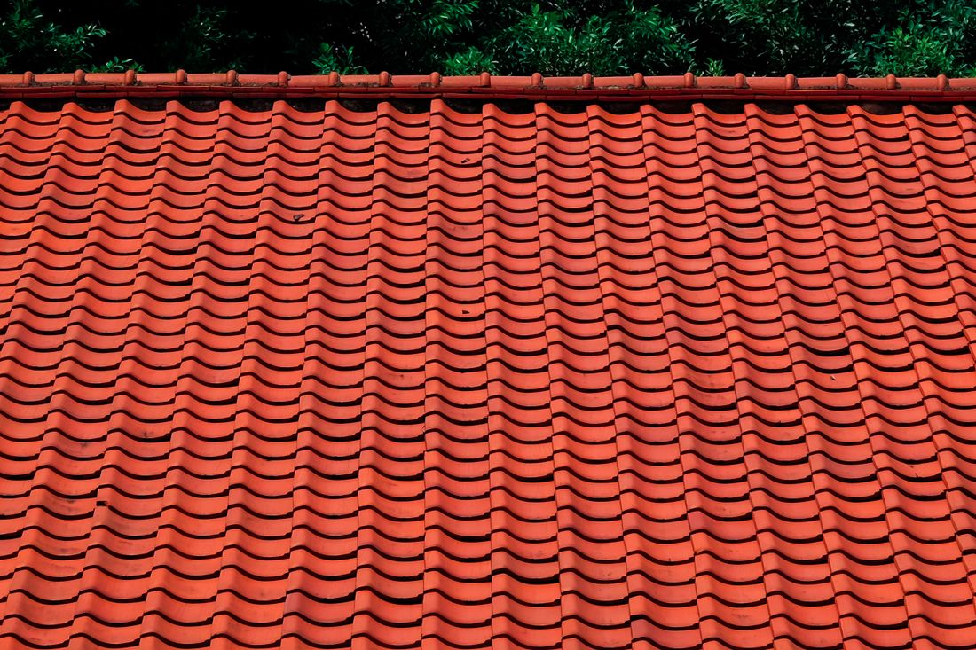 Telha cerâmica Lusa de um telhado
